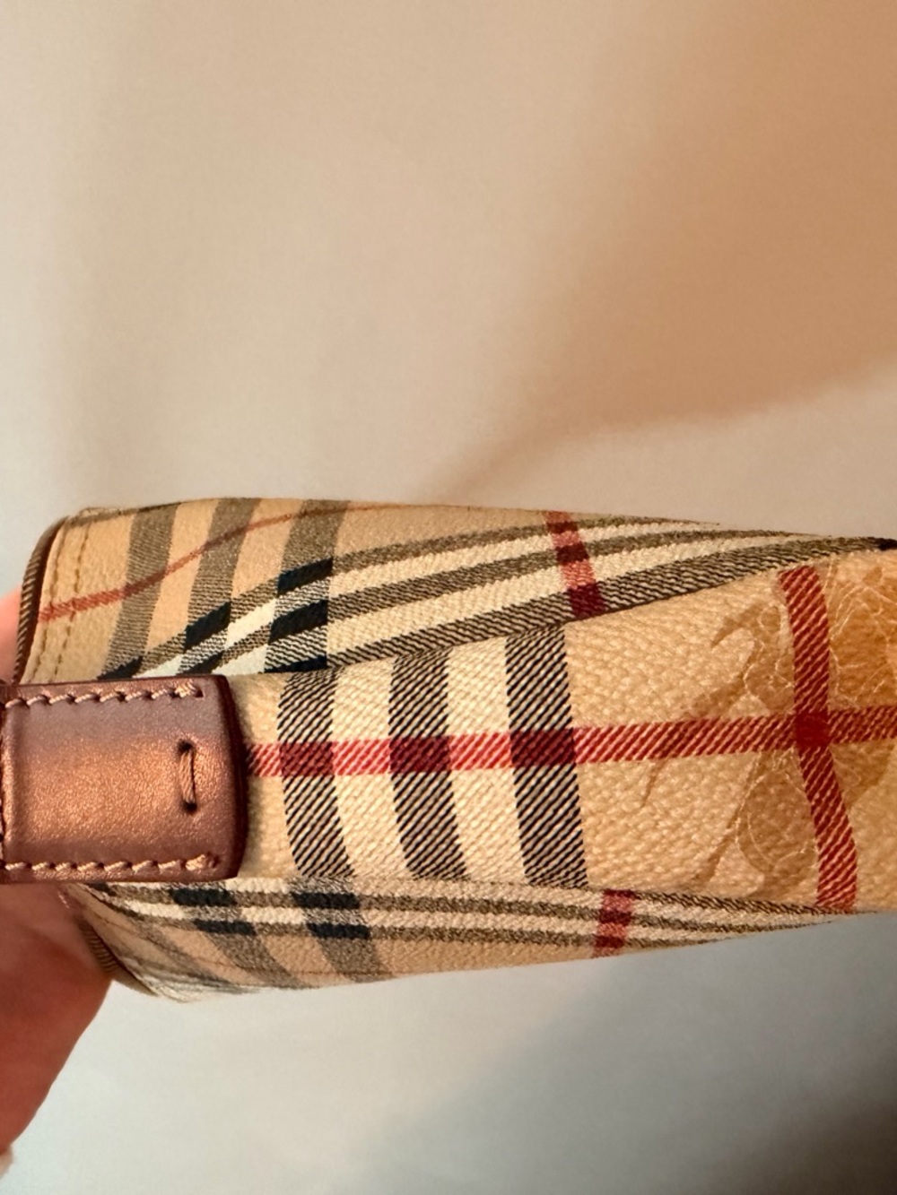 Burberry Haymarket Check Pochette shoulder bag. - Picture 4 of 9